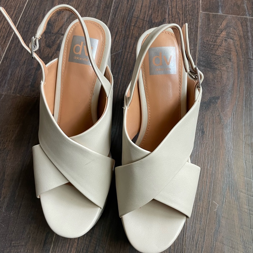 DV Dolce Vita
Cypress Platform Wedge Sandals - Picture 2 of 7
